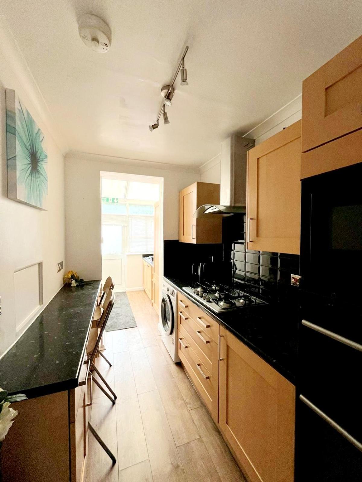 Cosy Room Stay 4 萨顿 外观 照片